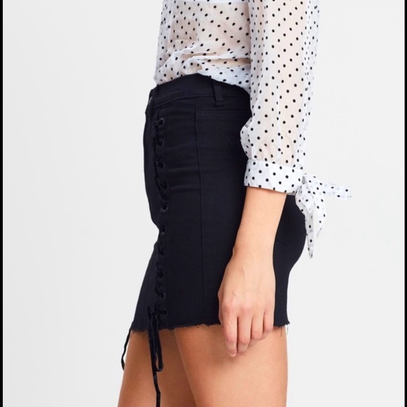 ⭐️ Host Pick ⭐️BNWT Neon Blonde / Black Tease Tie Skirt - Picture 5 of 6